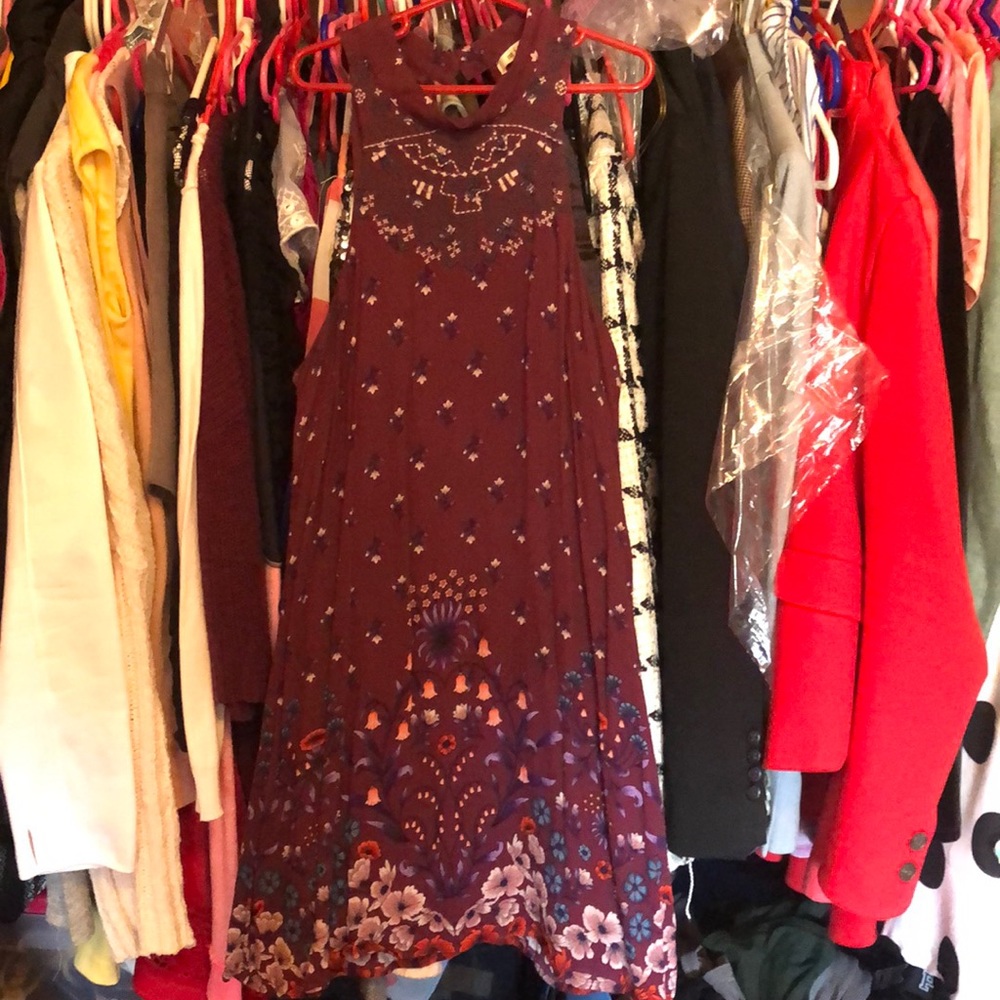 Wore only a couple times perfect dress for spring